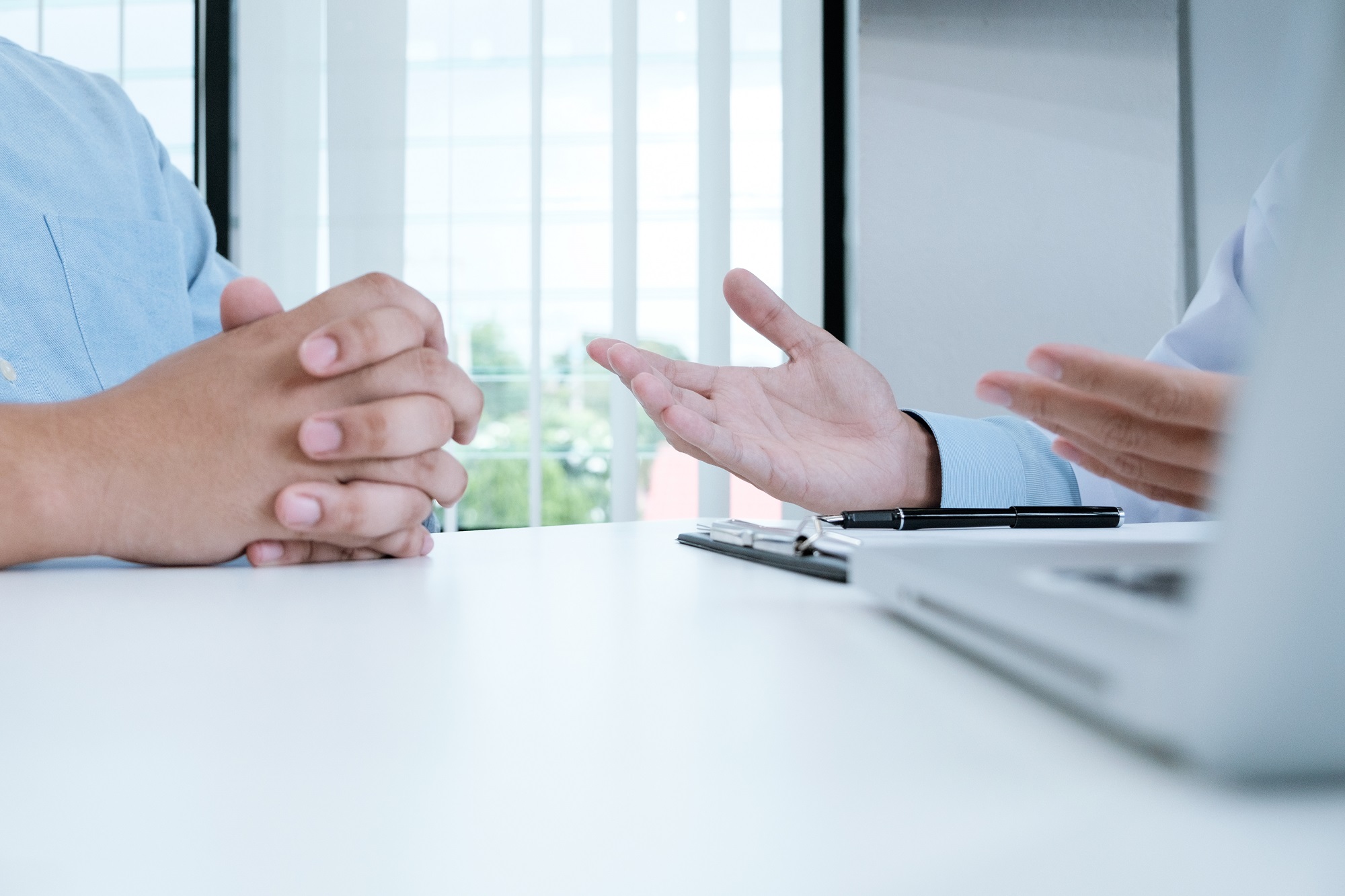 Comunicació metge pacient, mediació, resolució de conflictes